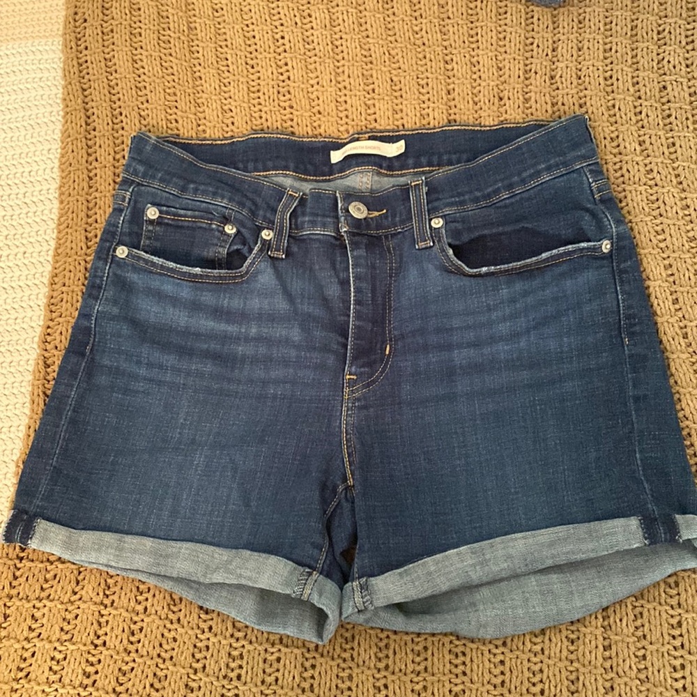 Levi’s mid length shorts
